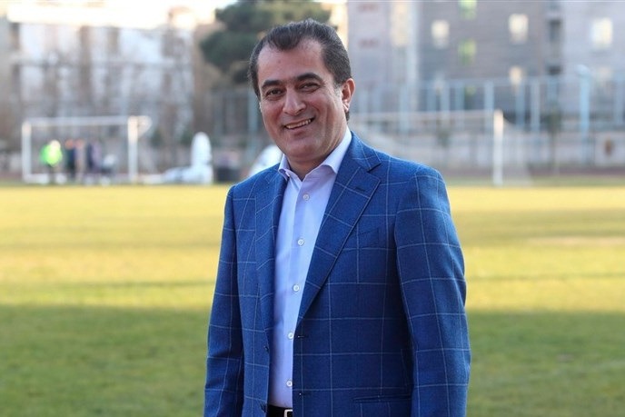 کنایه خلیلزاده به موسوی: به جز مراسم عزاداری در جای دیگری گریه نکردم