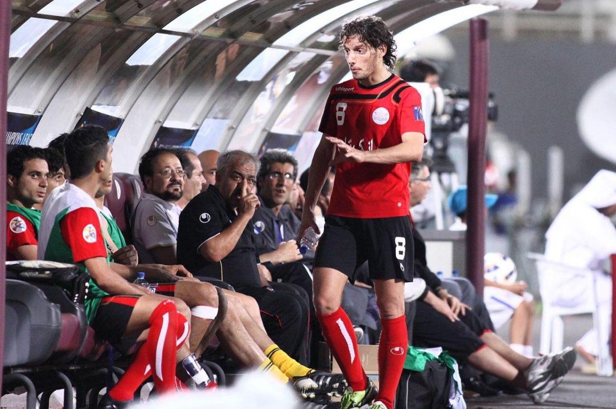 ماجرای ممنوعالخروجی مهاجم سابق پرسپولیس و تراکتور