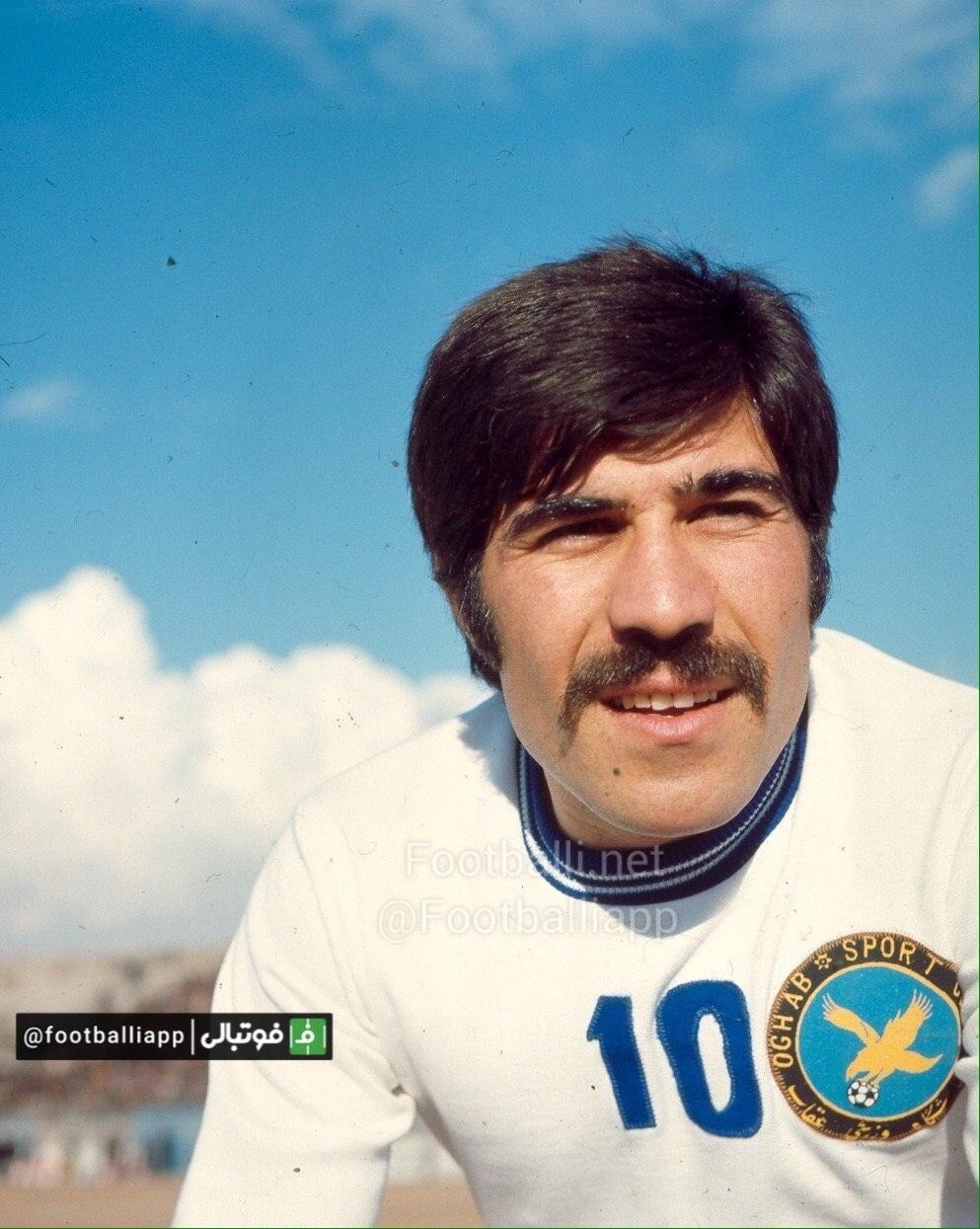 غلام وفاخواه بازيكن كمكى استقلال كه از عقاب به اين تيم آمد و زننده گل اول استقلال در فينال جام باشگاههاى آسيا مقابل هاپوئل