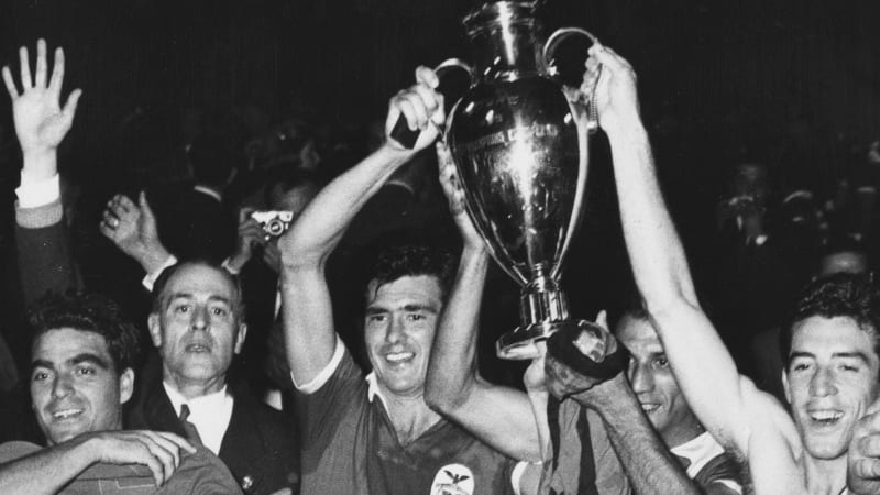 فینال ششمین دوره لیگ قهرمانان اروپا 1960: بنفیکا ۳-۲ بارسلونا