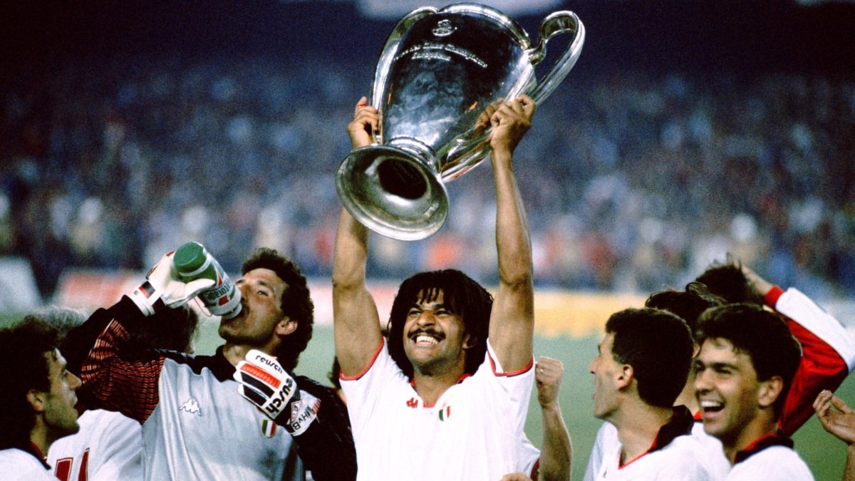 فینال سی و چهارمین دوره لیگ قهرمانان اروپا 1988: میلان 4-0 استوا بخارست