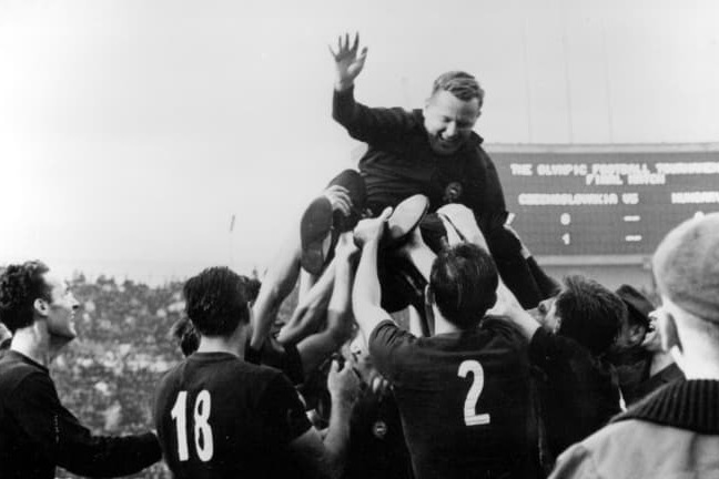 فینال رقابت های فوتبال در المپیک 1964: مجارستان 2-1 چکسلواکی