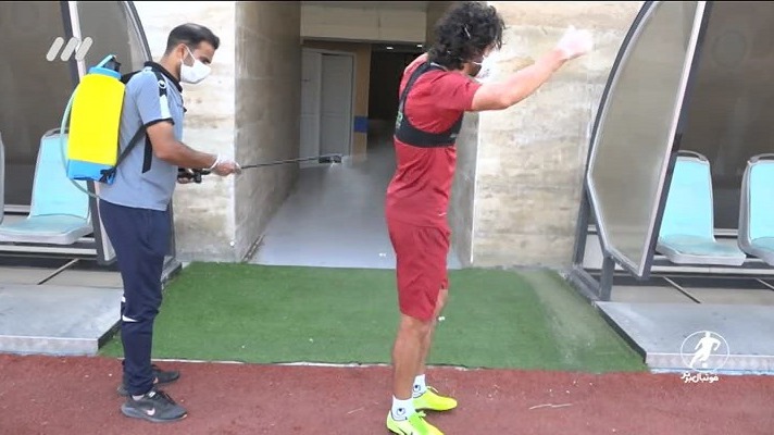 فوتبال برتر/ گزارشی از حاشیه تمرین پارس جنوبی جم و نحوه رعایت پروتکل های بهداشتی