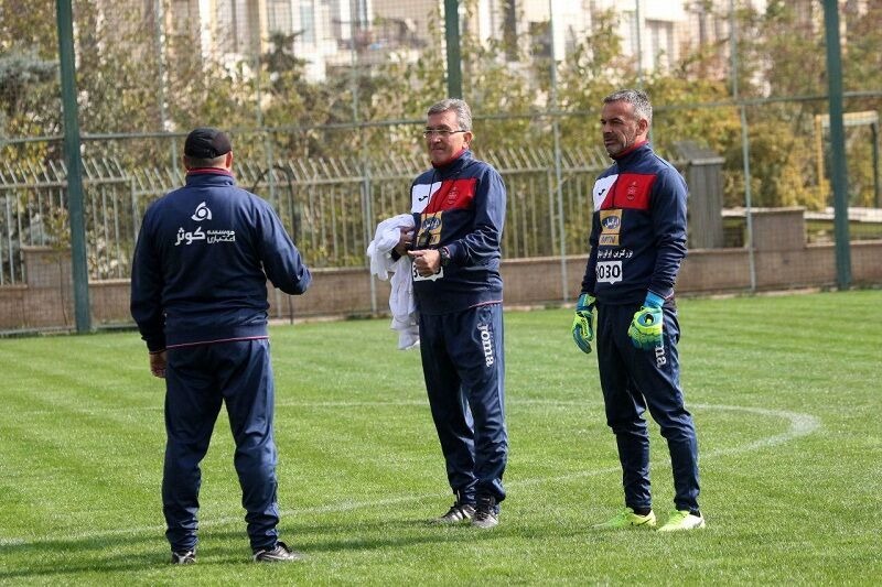 پانادیچ: پرسپولیس به جای هدر دادن هزینه به کودکان بیسرپرست کمک کند