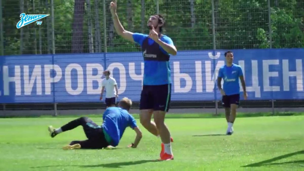 تمرین زنیت با گلزنی سردار آزمون (22 خرداد)