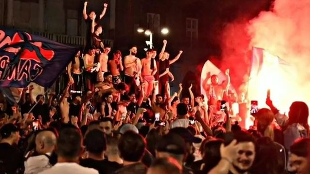 ویدیوها و عکس های جالب از قهرمانی ناپولی در جام حذفی و شادی هواداران