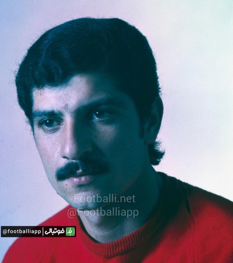 عکسی نایاب از زنده ياد منصورپورحيدرى مدافع راست اسبق دارايى،تاج و تيم ملى ايران در دهه چهل و اوايل دهه پنجاه