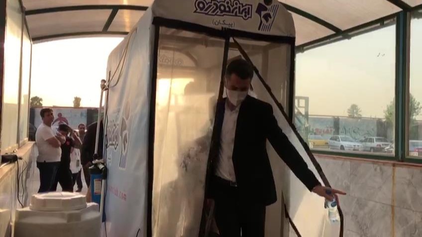 ورود داوران بازی پیکان - پرسپولیس به ورزشگاه