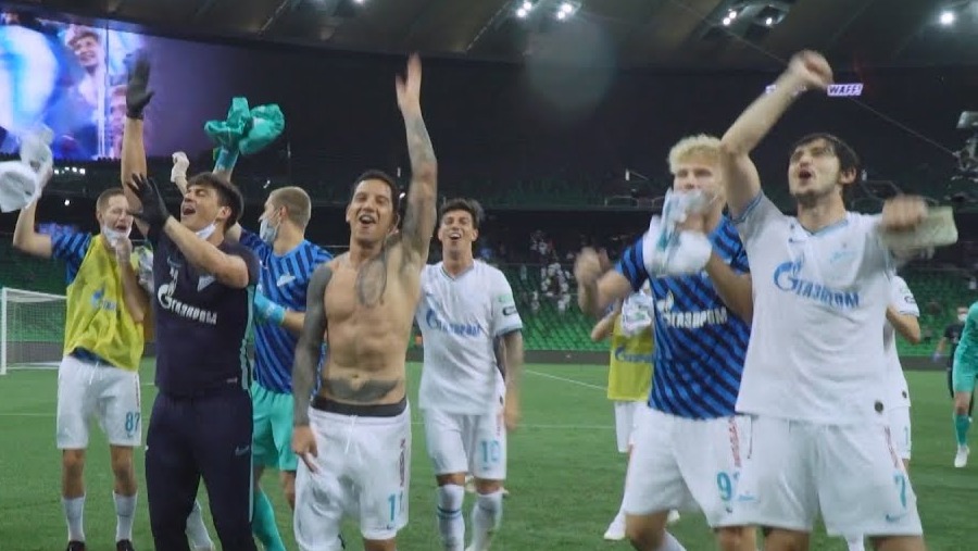 شادی سردار آزمون و بازیکنان زنیت پس از قهرمانی در لیگ روسیه