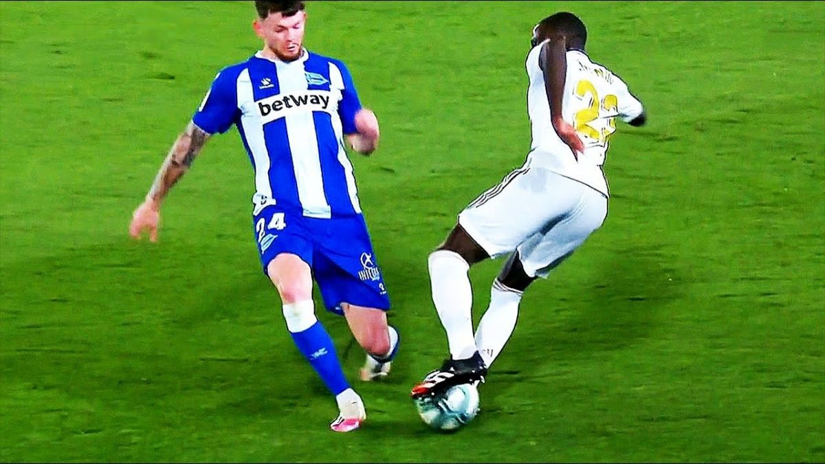 حرکات تکنیکی بازیکنان در بازی رئال مادرید 2-0 دپورتیوو آلاوز