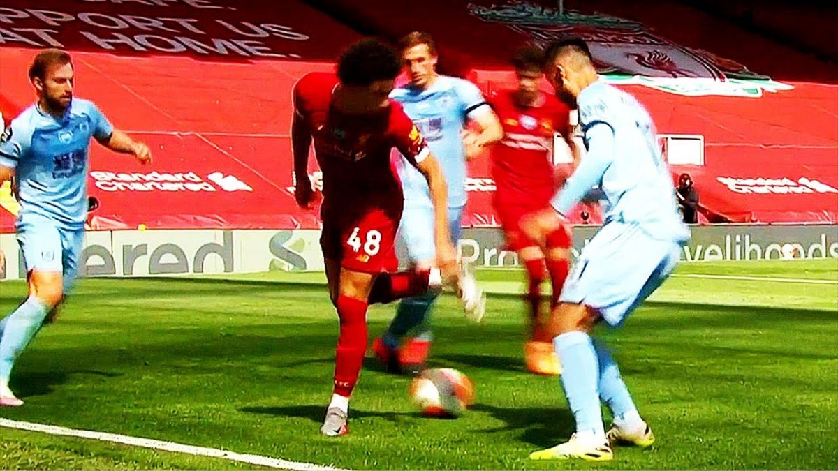 حرکات تکنیکی بازیکنان در بازی لیورپول 1-1 برنلی