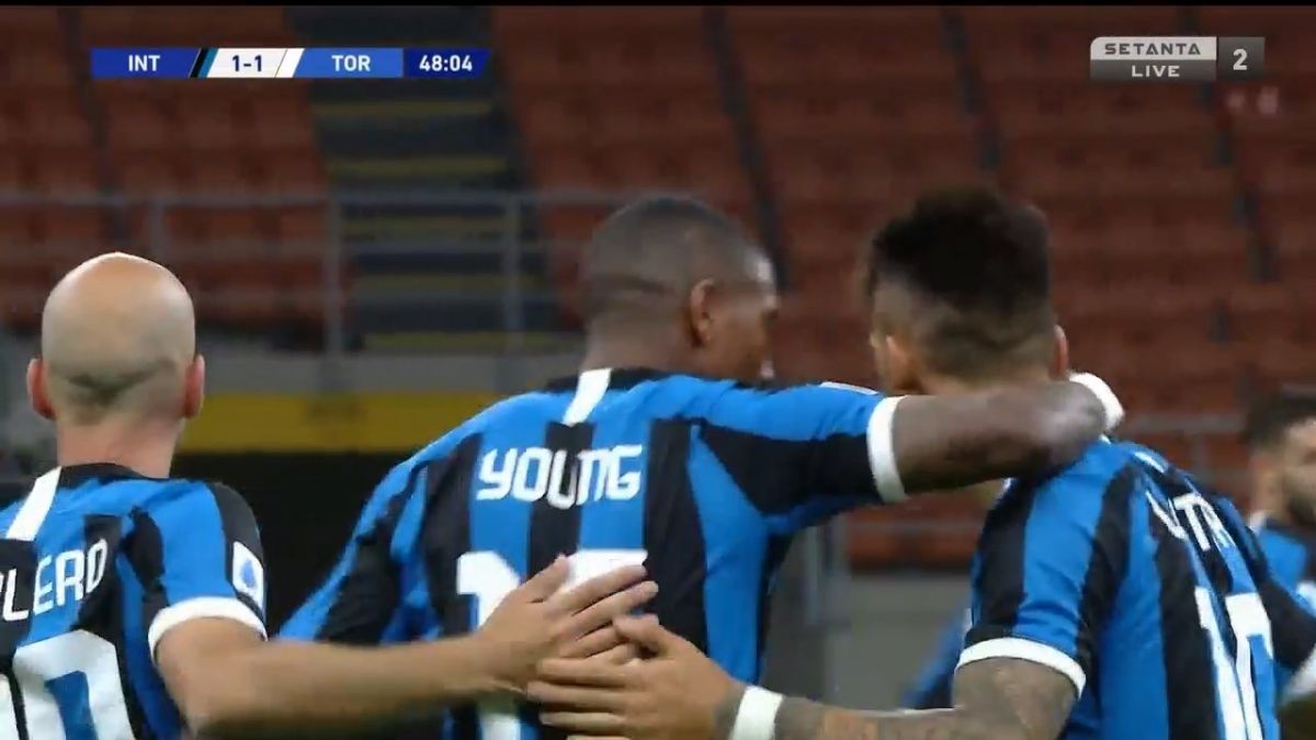 گل اول اینتر به تورینو (اشلی یانگ)