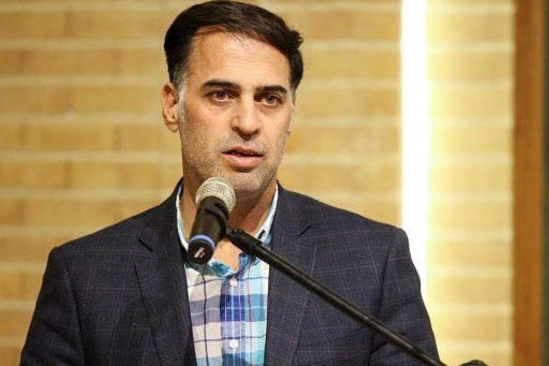 آذری: داور با بازیکنان ما مثل برده رفتار میکرد