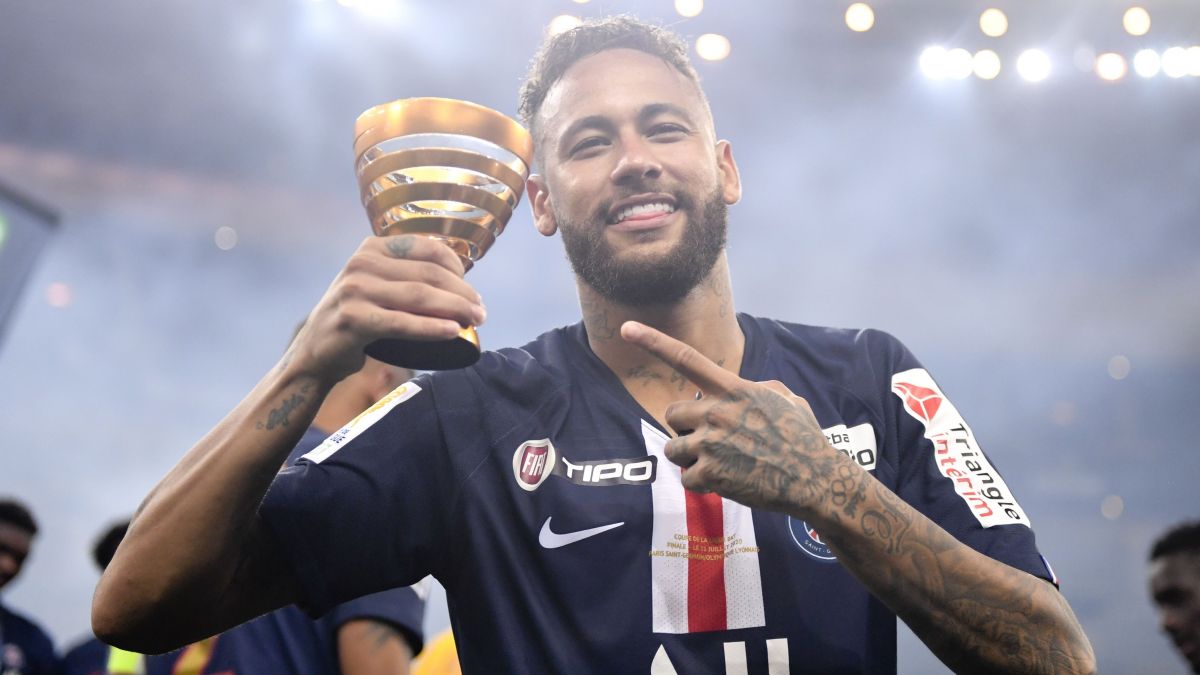 مراسم اهدای جام قهرمانی اتحادیه فرانسه به پاری سن ژرمن