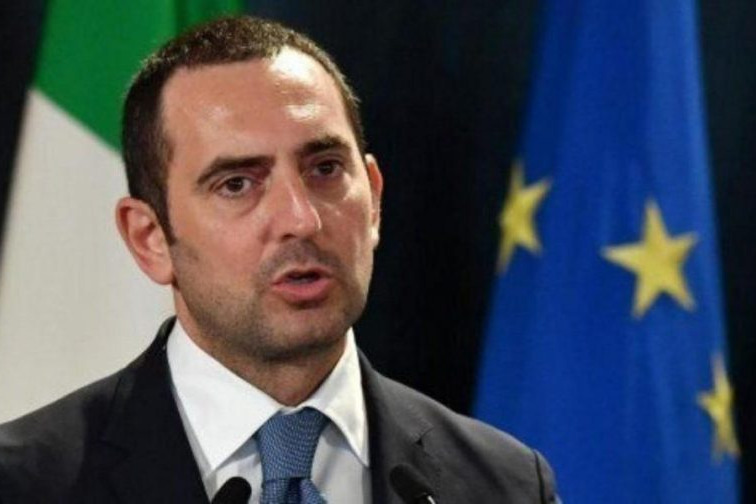 وزیر ورزش ایتالیا: فعلا حضور تماشاگران در ورزشگاهها را فراموش کنید