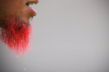 ظاهر عجیب بازیکن تیم خوارز؛ ریشی همرنگ با لوگوی تیم!
