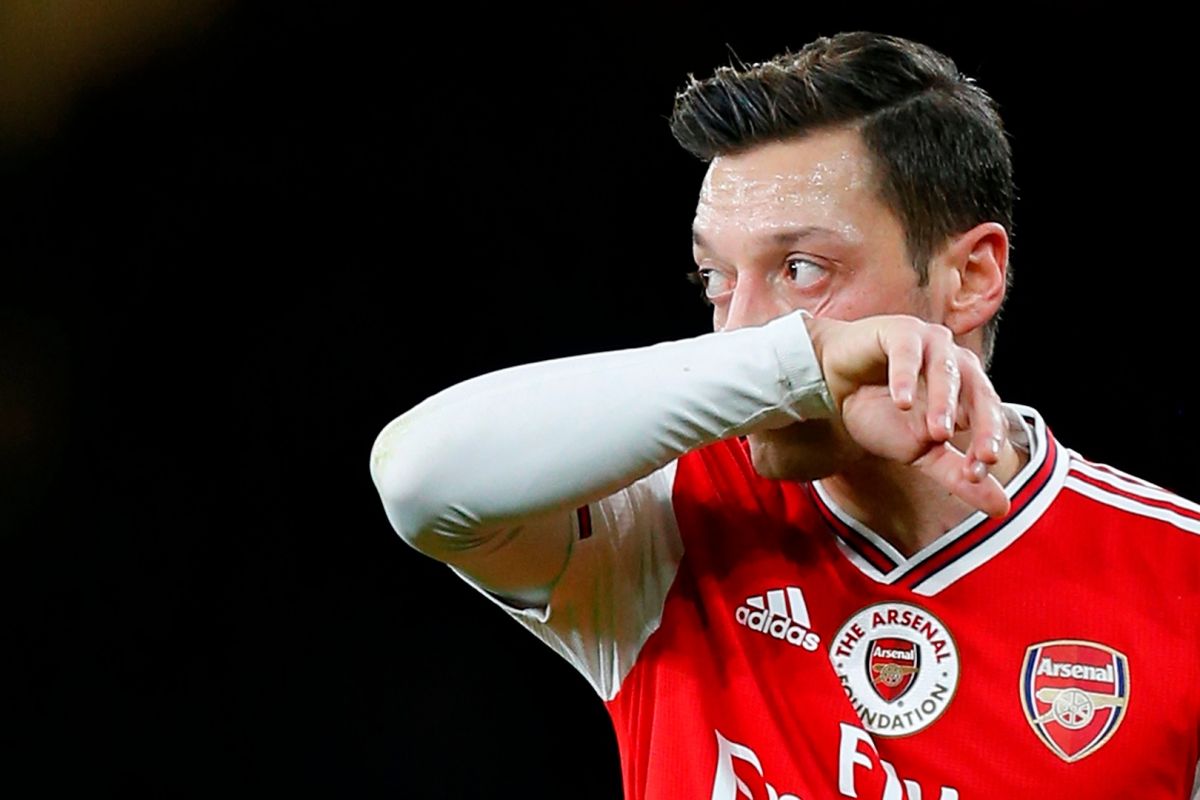 اسمیت: اوزیل با حسرت سالهایی که هدر داده زندگی خواهد کرد