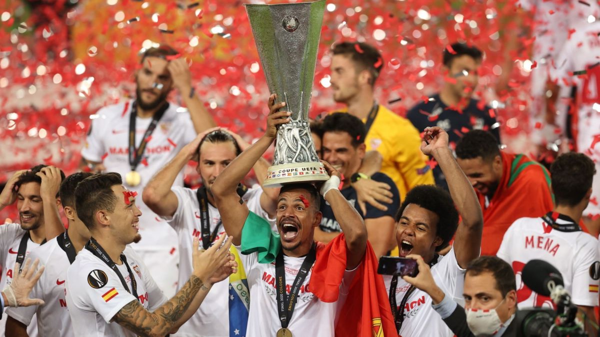 مراسم اهدای مدال قهرمانی لیگ اروپا به تیم سویا