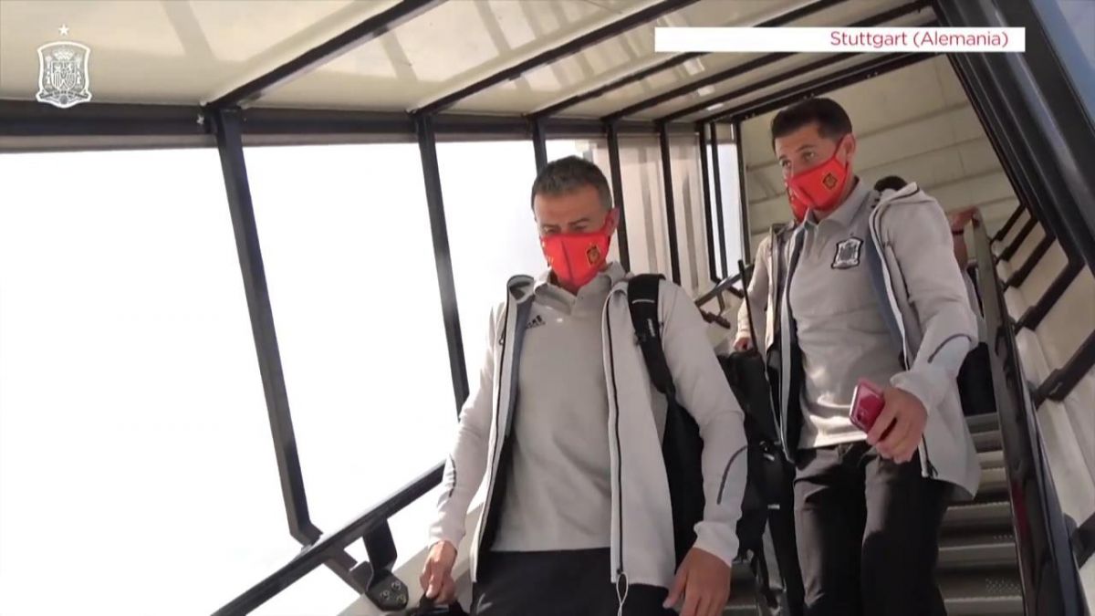 سفر بازیکنان تیم ملی اسپانیا به اشتوتگارت برای بازی با آلمان