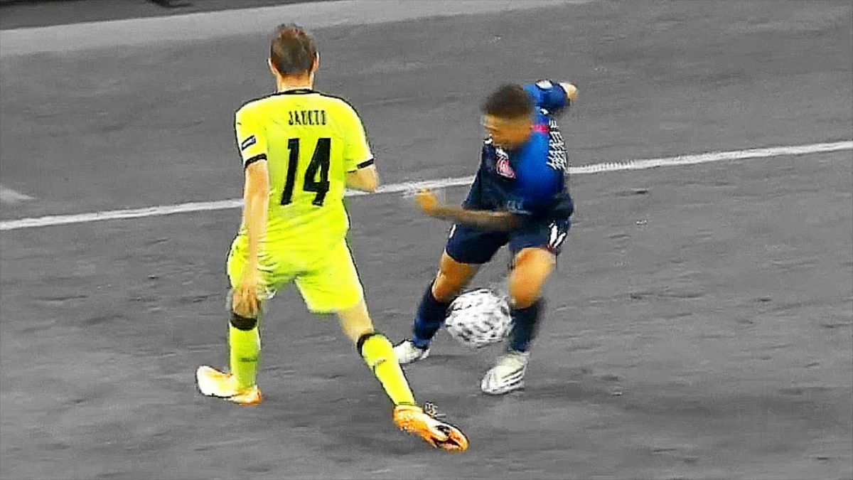 حرکات تکنیکی بازیکنان در بازی اسلواکی 1-3 جمهوری چک