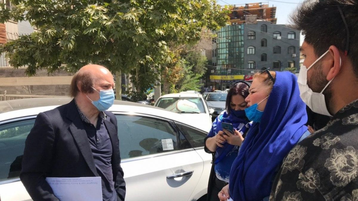 اختصاصی/ صحبت های هواداران استقلال با مراغه چیان مدیر آکادمی استقلال و انتقاد از عملکرد مدیران