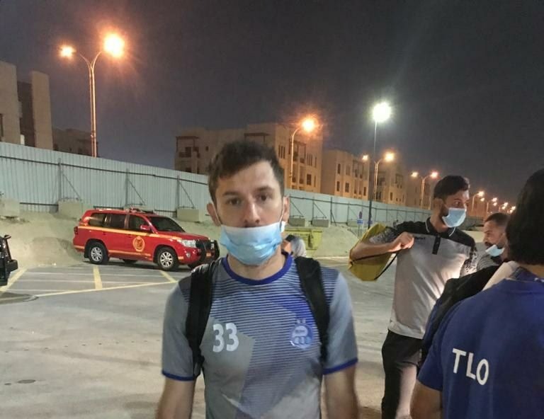 هرویه میلیچ مدافع هافبک چپپای استقلال در تمرین روز شنبه آبیها در دوحه حضور داشت و در مراحل مختلف آن شرکت داشت
