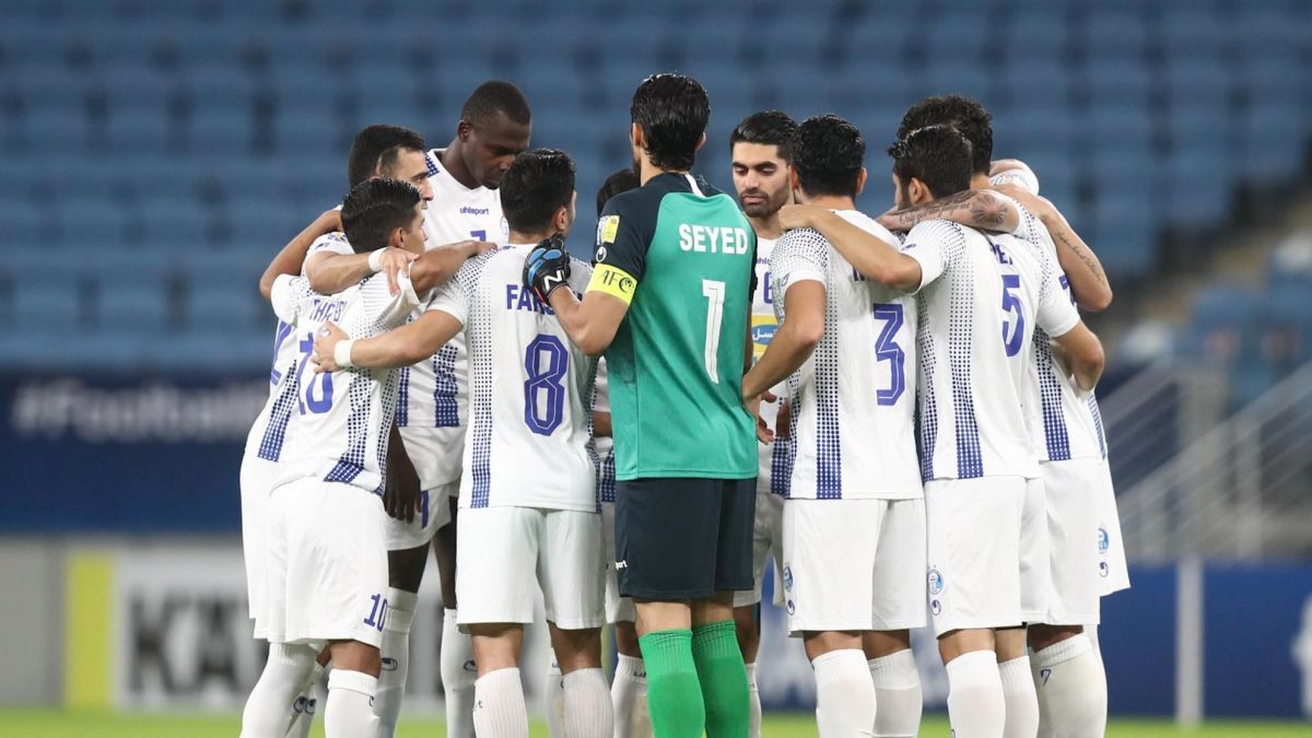 دلیل درگیری استقلالیها در فرودگاه دوحه؛ قلیان؟!