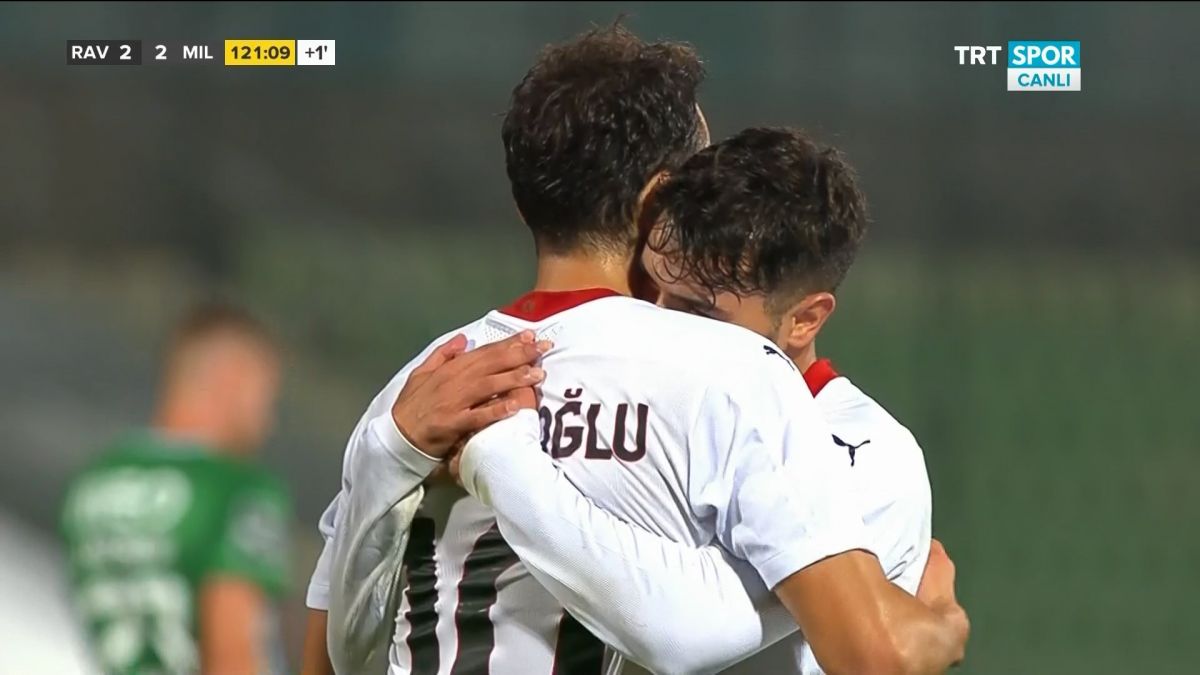 گل دوم میلان به ریو آوه (چالهان اوغلو - پنالتی در دقیقه 122)