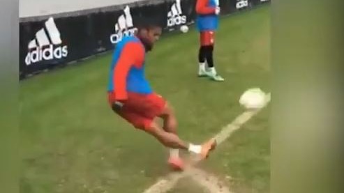 گل رابونای زیبای داگلاس کاستا از نقطه کرنر در تمرین بایرن مونیخ