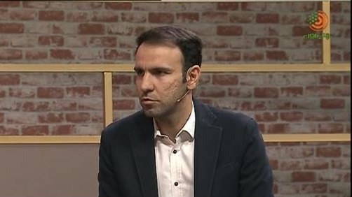 محسن خلیلی: باید قبول کنیم که مبلغ قرارداد بازیکنان پرسپولیس باید نسبت به سال گذشته تغییر کند چون سال پیش قراردادها روی دلار 13 تومانی بسته میشد / وقتی به فینال آسیایی میرسیم نیاز به یک جهش قراردادی داریم ، بشار رسن از قطر پیشنهاد 100 میلیاردی دارد