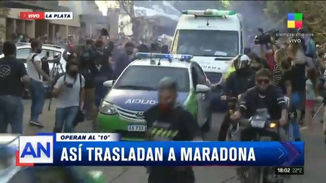 وخامت حال مارادونا و نگرانی مردم آرژانتین در اطراف بیمارستان و آمبولانس