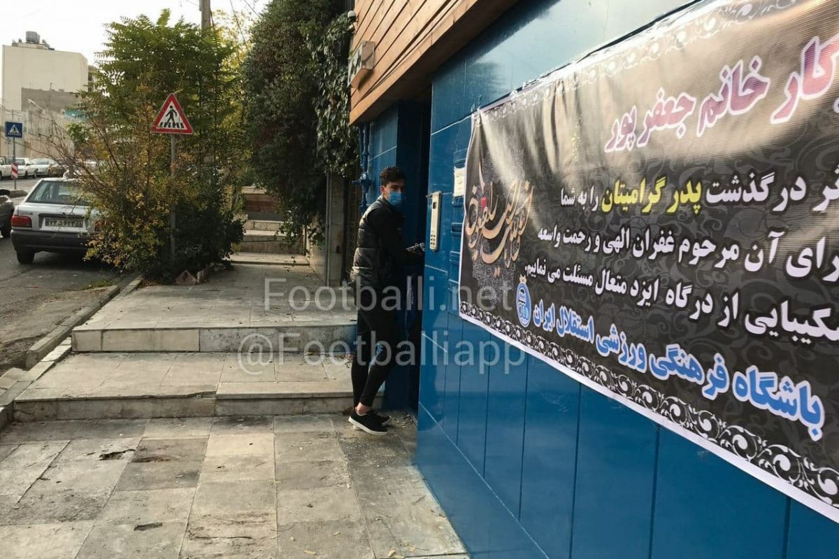 باشگاه استقلال رضایتنامه آقایی را نمی‌دهد
