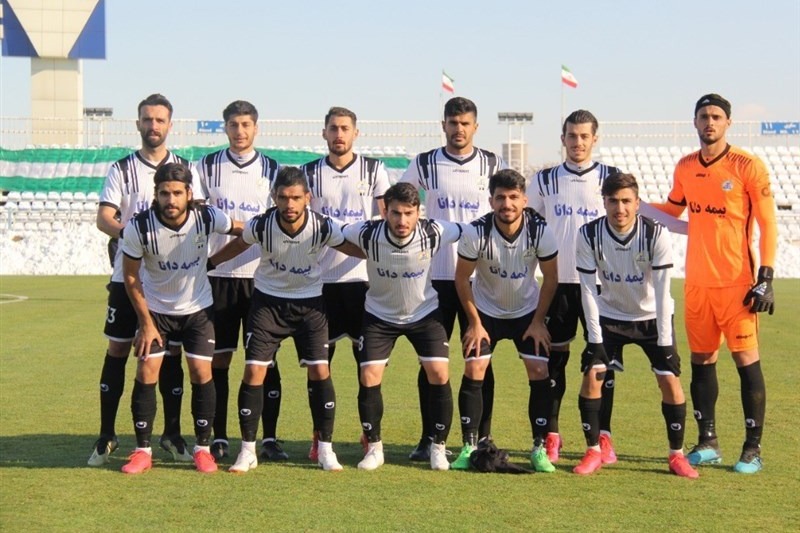 مربی نفت مسجدسلیمان: با تیمی منسجم و جنگجو به مصاف پیکان میرویم