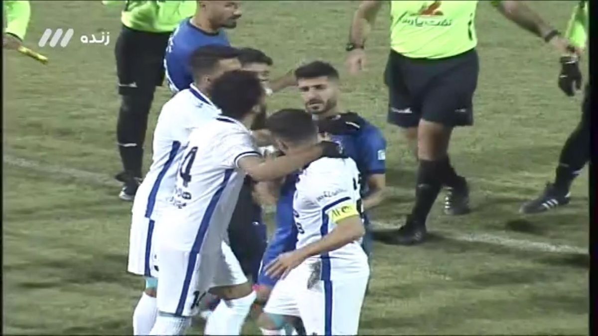 تنش بین وریا غفوری و بهنام برزای در پایان بازی گل گهر - استقلال