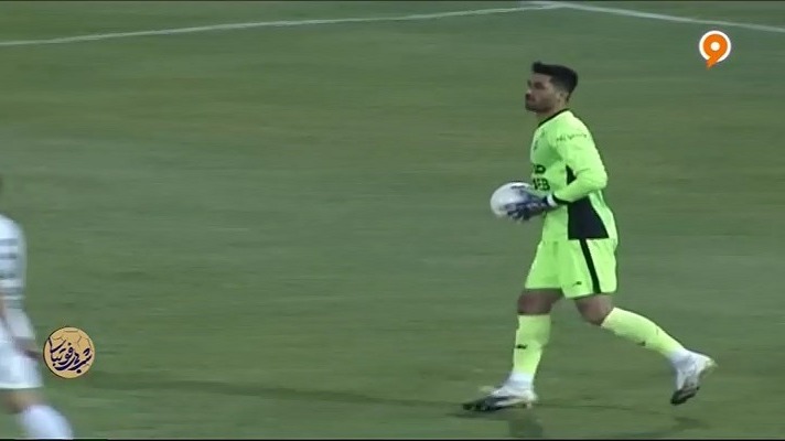 همه واکنش های تماشایی رشید مظاهری در دیدار امروز استقلال و گل گهر