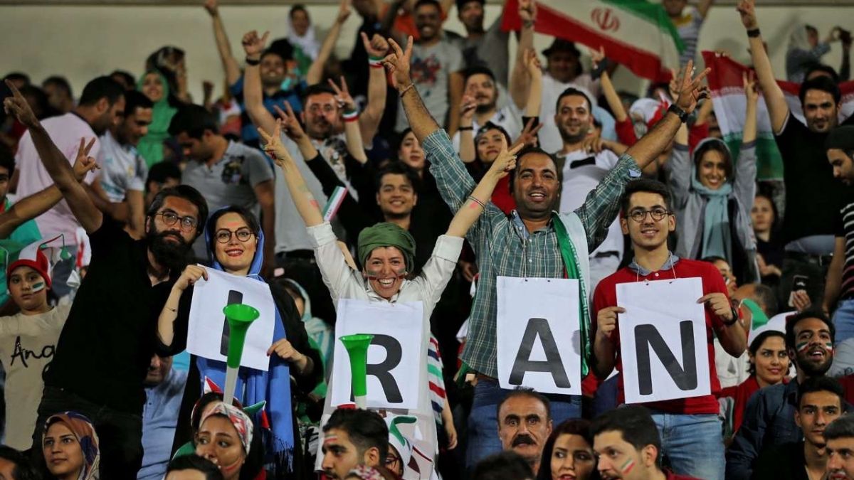 توئیت نگران کننده ناظمی؛ میزبانی بازیهای ملی هم از ایران گرفته میشود؟