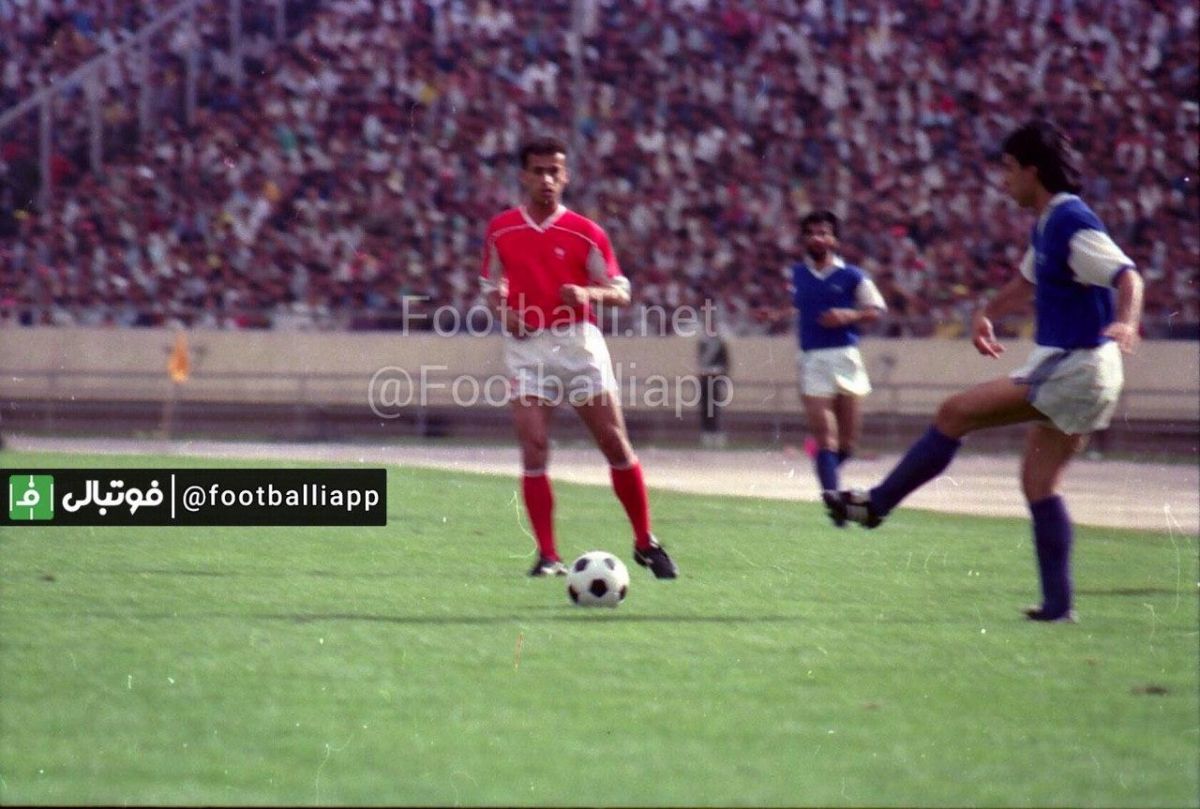  شاهين بيانى، محسن عاشورى و دورتر كاپيتان شاهرخ بيانى در نمايى از اين بازى