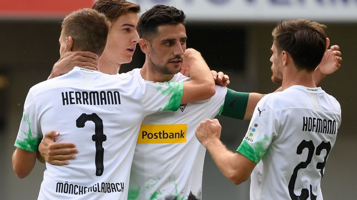 خلاصه بازی پادربورن 1-3 مونشن گلادباخ