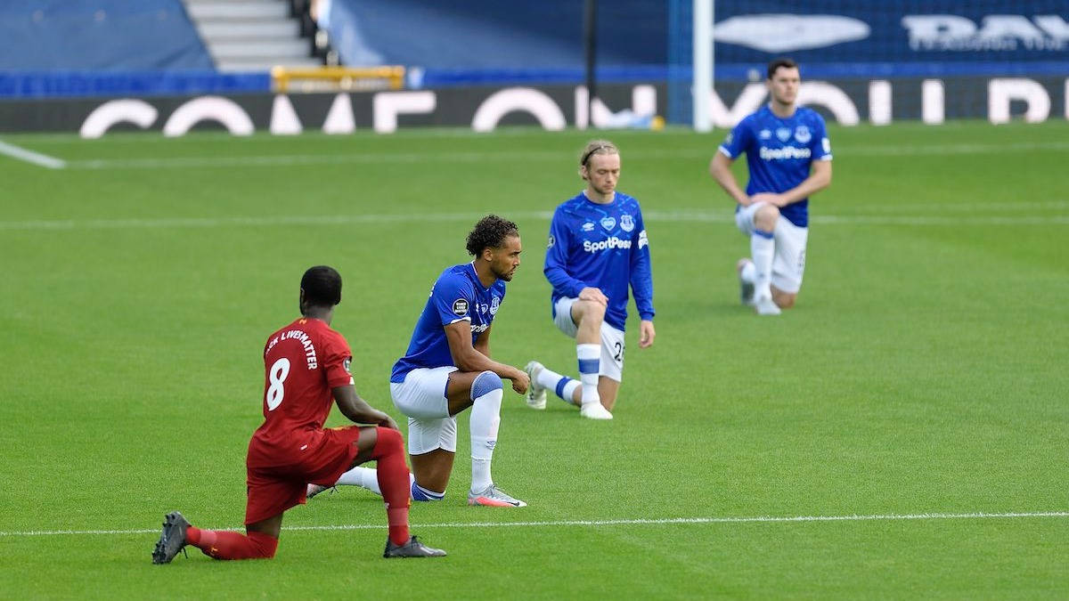 سوتی جالب سادیو مانه در ابتدای بازی با اورتون