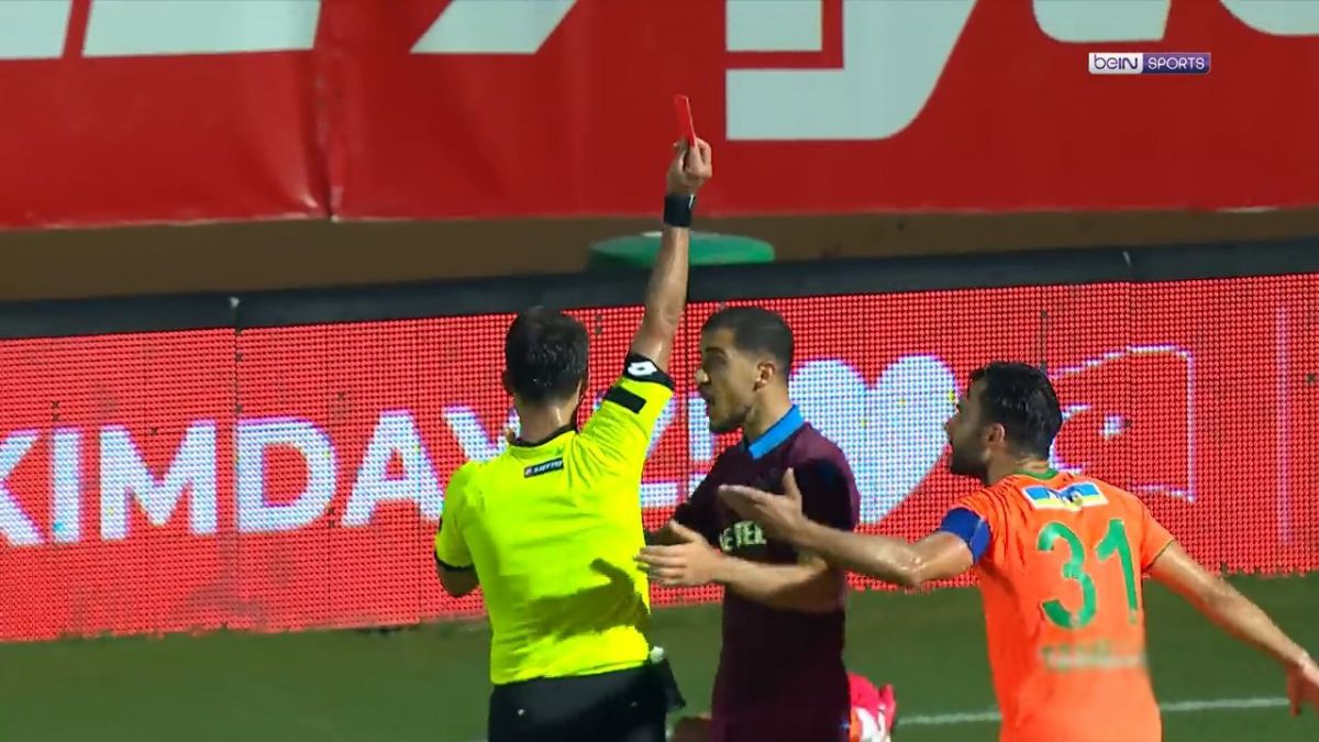 اخراج مستقیم مجید حسینی در دیدار مقابل آلانیا اسپور