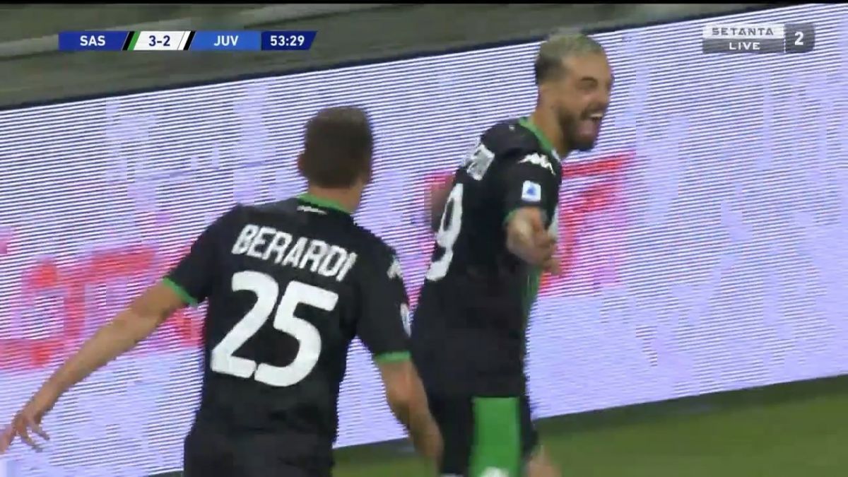 گل سوم ساسولو به یوونتوس (کاپوتو)