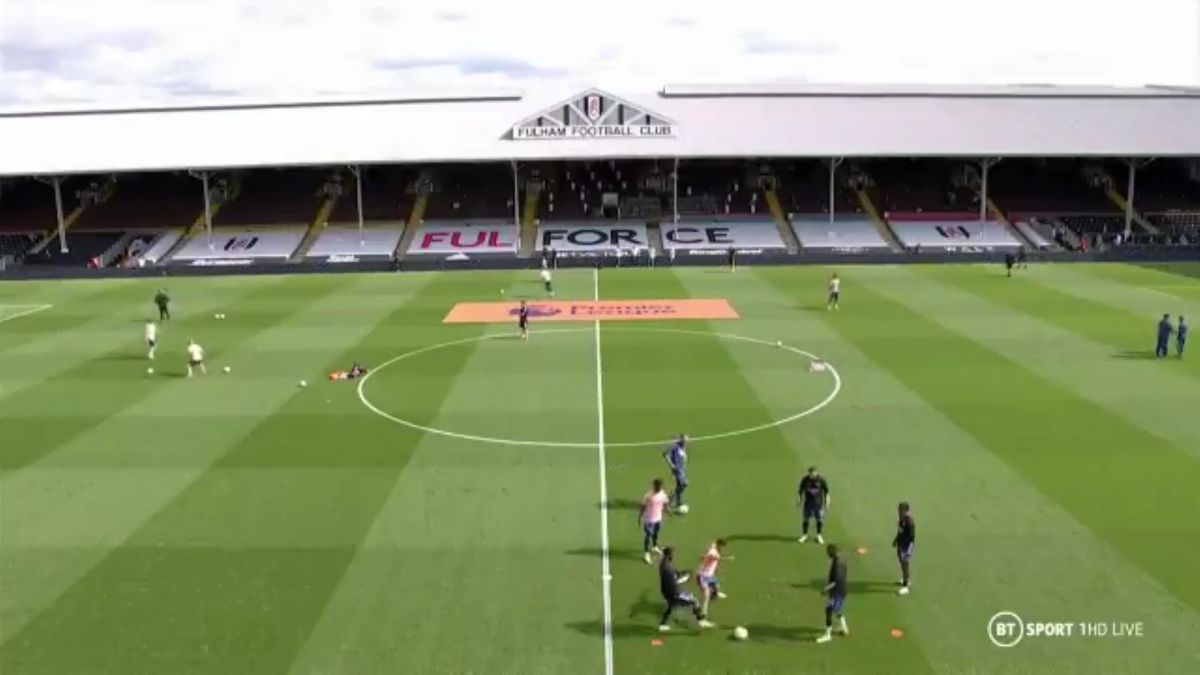 درگیری عجیب انکتیا و سبایوس دو بازیکن آرسنال هنگام گرم کردن پیش از بازی با فولام