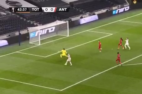 عملکرد علیرضا بیرانوند در نیمه اول بازی تاتنهام و آنتورپ