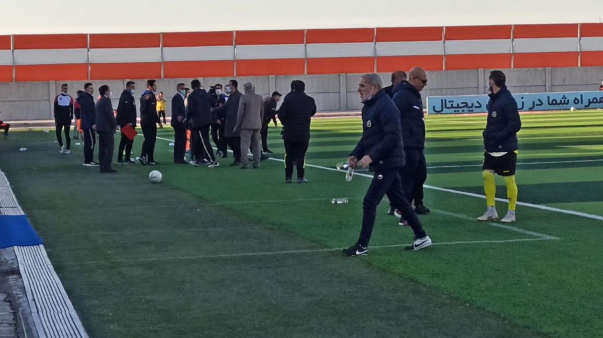 اختصاصی/ اعتراض نیمکت دو تیم مس رفسنجان و سپاهان به تصمیمات داوری