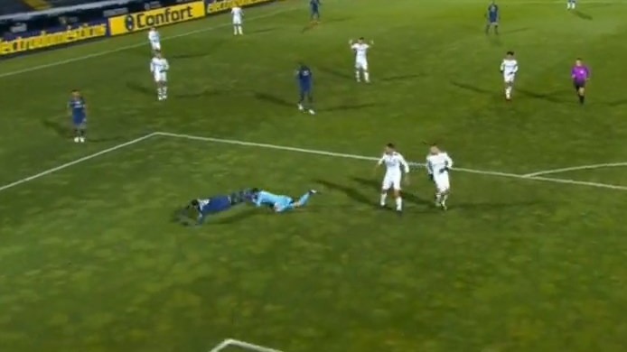 گل دوم پورتو به فامالیسائو توسط سرجیو اولویرا با پنالتی روی طارمی