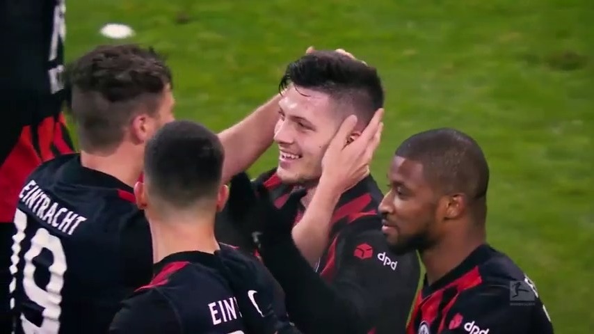 دبل لوکا یوویچ در اولین بازی برای فرانکفورت پس از جدایی از رئال مادرید