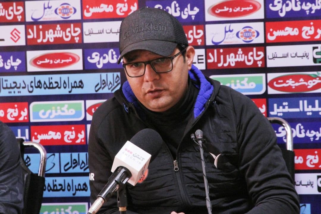 ربیعی: در ۱۰ بازی گذشته، مسابقهای نبوده که تمام تیمم را در اختیار داشته باشم/ بازی با پیکان سخت است