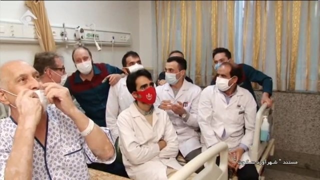 مستند شهرآورد سکوت / واکنش های جالب هواداران تیم های استقلال و پرسپولیس به اتفاقات نیمه اول دربی 94