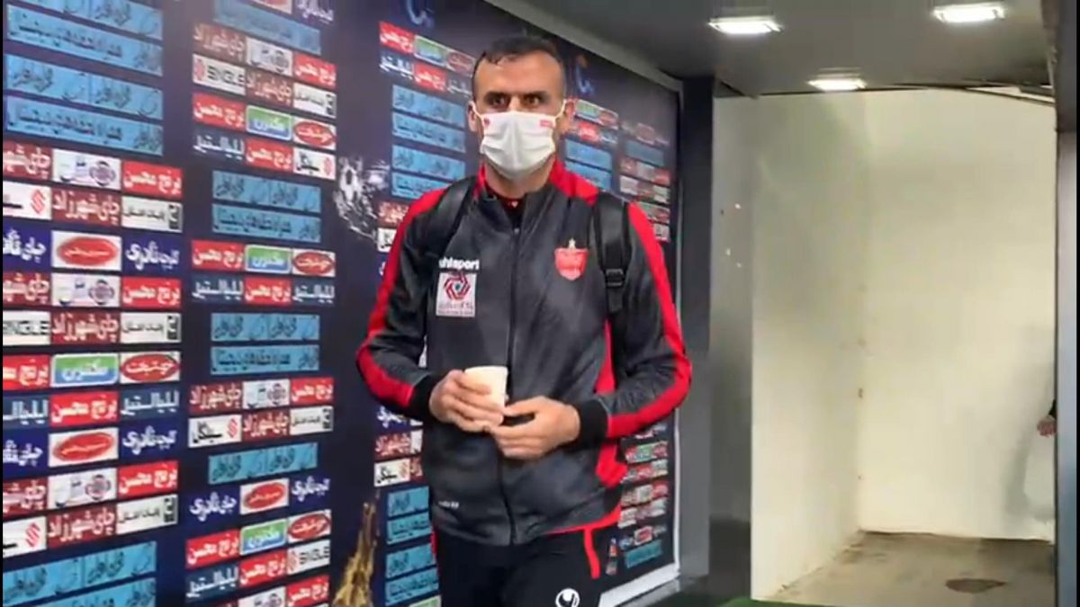 ورود کاروان پرسپولیس به ورزشگاه آزادی برای بازی با مس رفسنجان