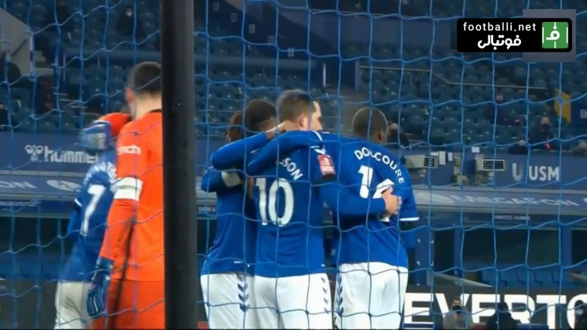 گل سوم اورتون به تاتنهام (سیگوردسون - پنالتی)